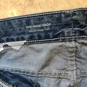 The Nikki crop / relaxed skinny crop